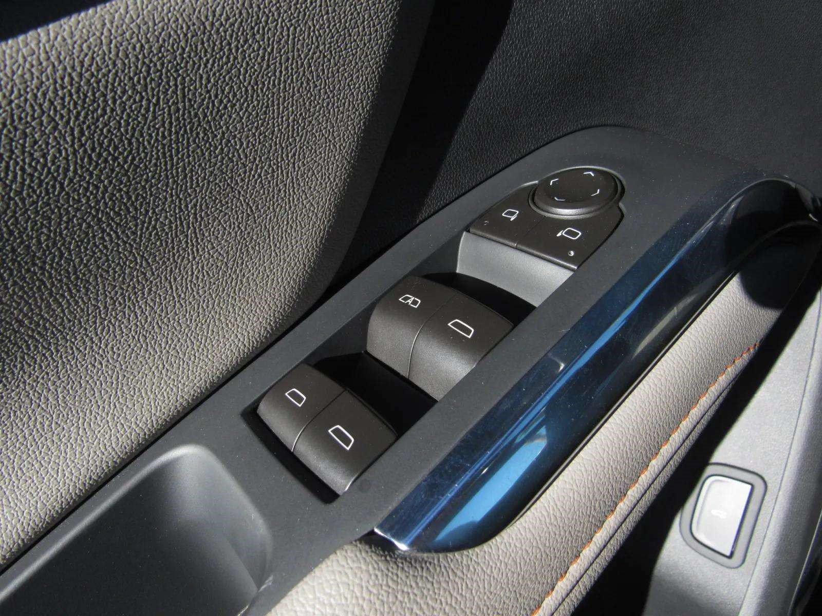 Used 2026 Chevrolet Traverse LT w/ Driver Confidence Package AWD/4WD image 22