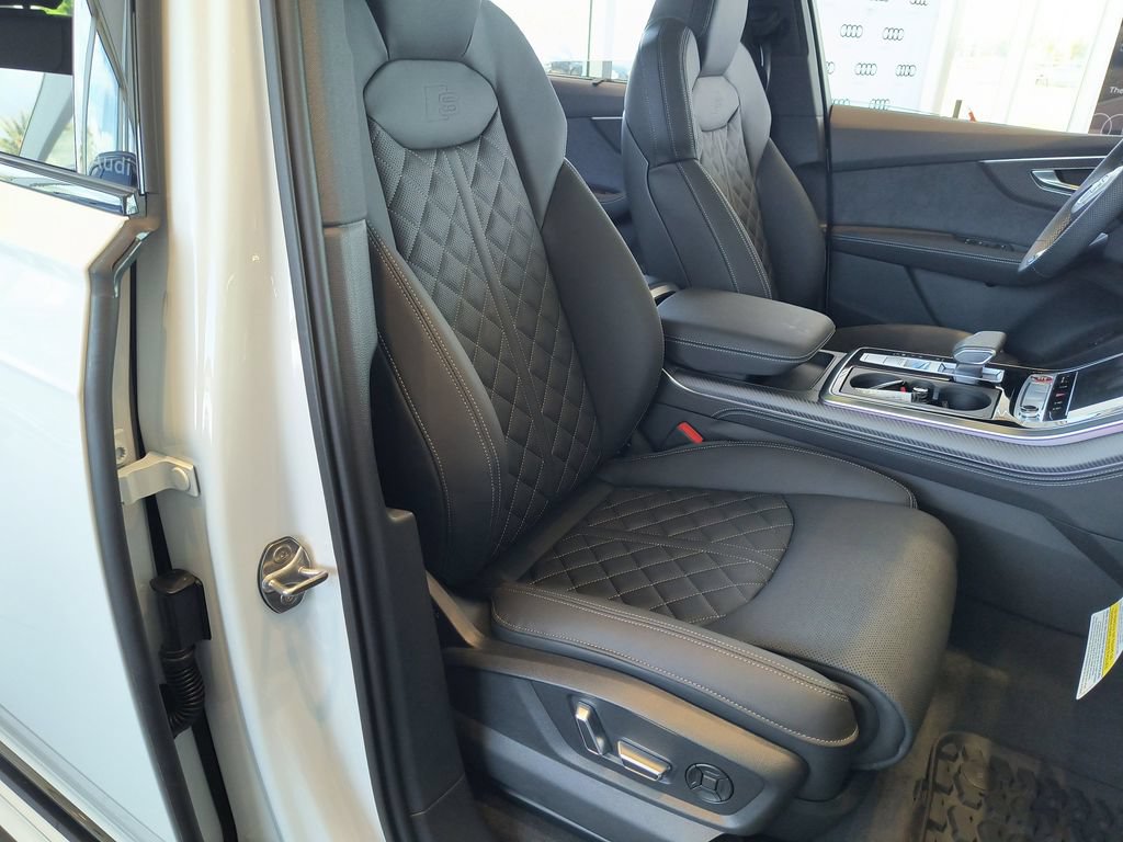 New 2026 Audi SQ7 Premium Plus AWD/4WD image 7