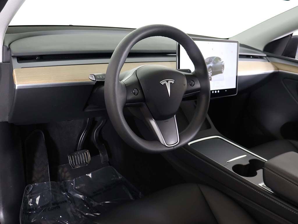 Used 2024 Tesla Model Y Long Range image 30