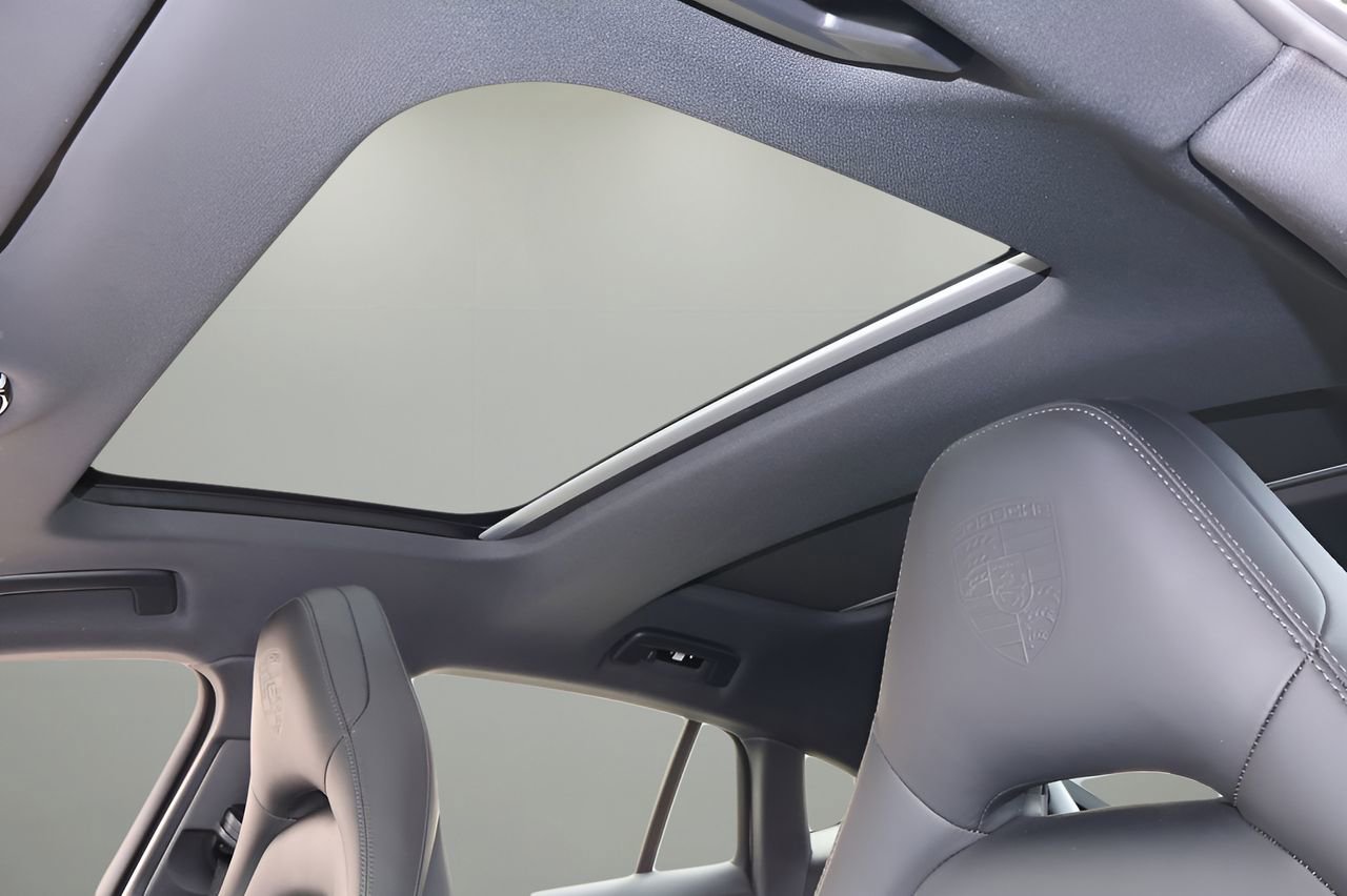 Used 2022 Porsche Panamera 4S image 29