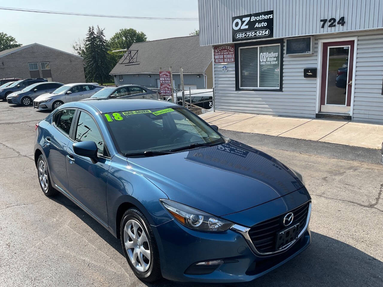 Used 2018 MAZDA MAZDA3 Sport FWD image 2