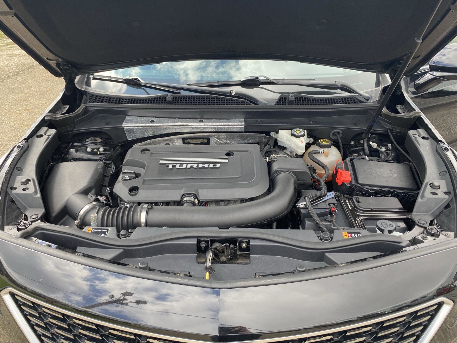 Used 2019 Cadillac XT4 Luxury w/ Cold Weather Package image 40