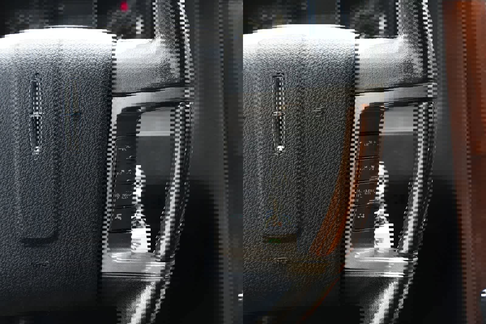 Used 2014 Lincoln Navigator 4WD image 10