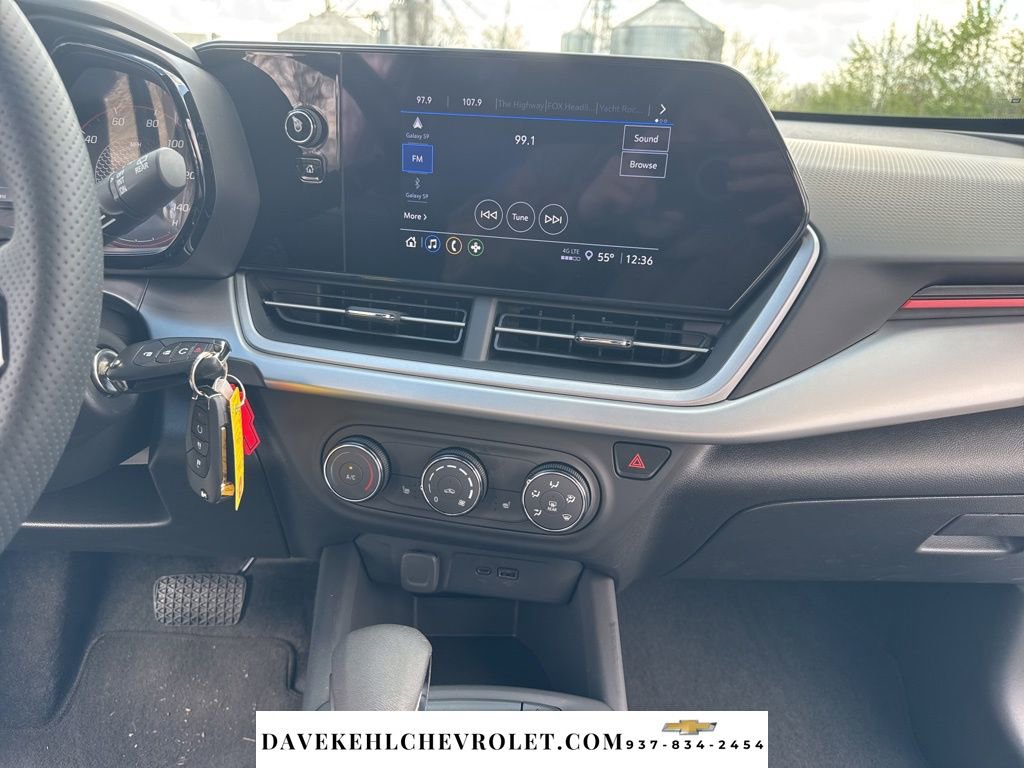 Used 2024 Chevrolet Trax RS w/ Driver Confidence Package image 14