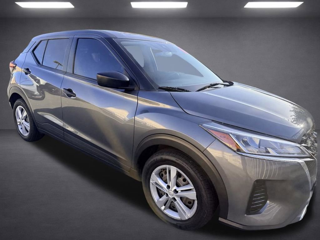 Used 2022 Nissan Kicks S FWD image 2