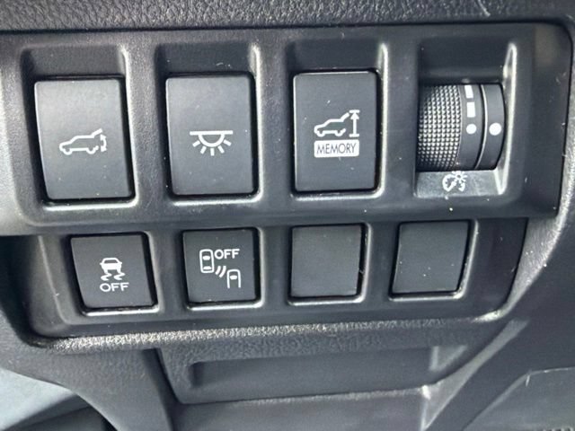Used 2022 Subaru Ascent Premium w/ Convenience Package AWD/4WD image 25