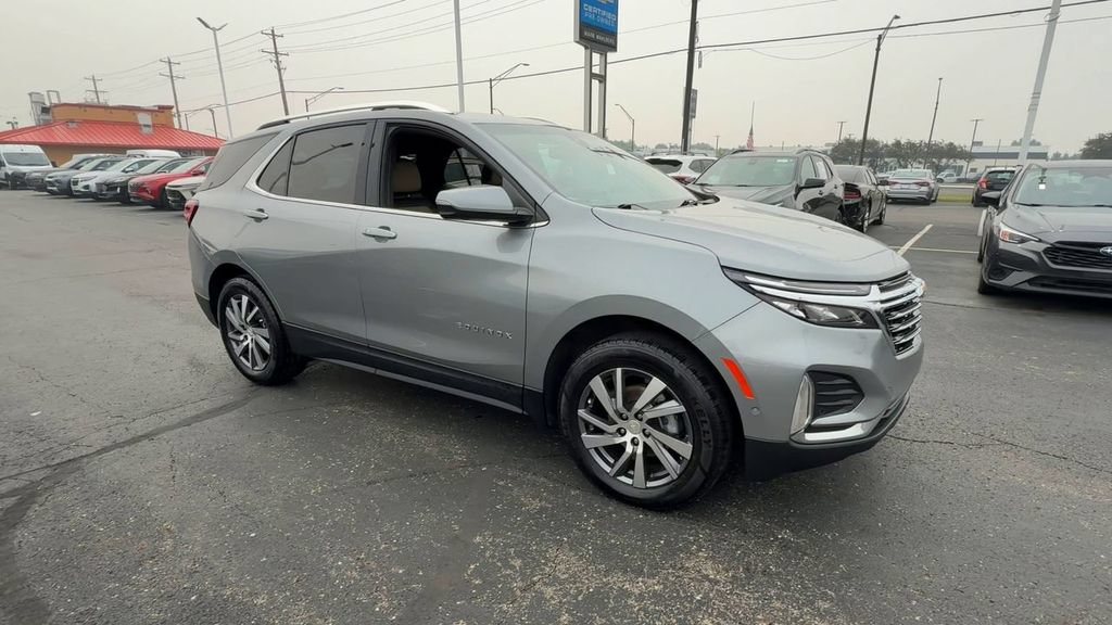 Used 2024 Chevrolet Equinox Premier AWD/4WD image 2