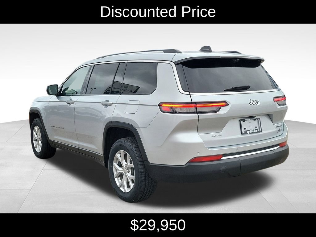 Used 2023 Jeep Grand Cherokee L Limited w/ Luxury Tech Group II image 3