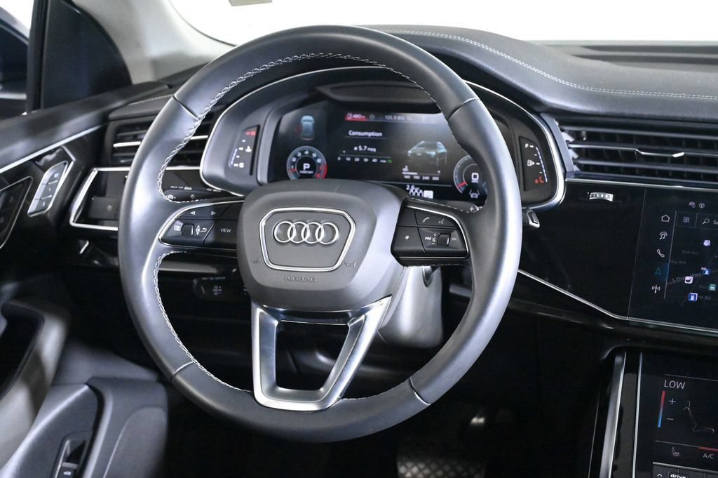 Used 2025 Audi Q8 Premium w/ Convenience Package AWD/4WD image 10