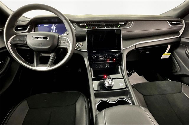 New 2025 Jeep Grand Cherokee Altitude w/ Trailer Tow Package image 6