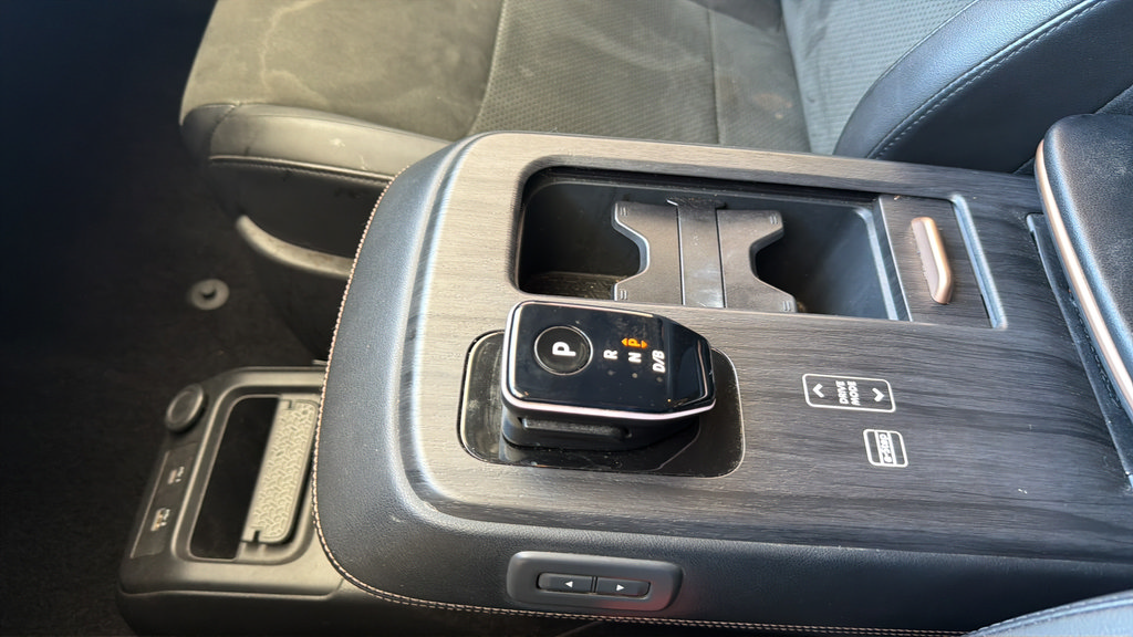 Certified 2023 Nissan Ariya AWD image 25