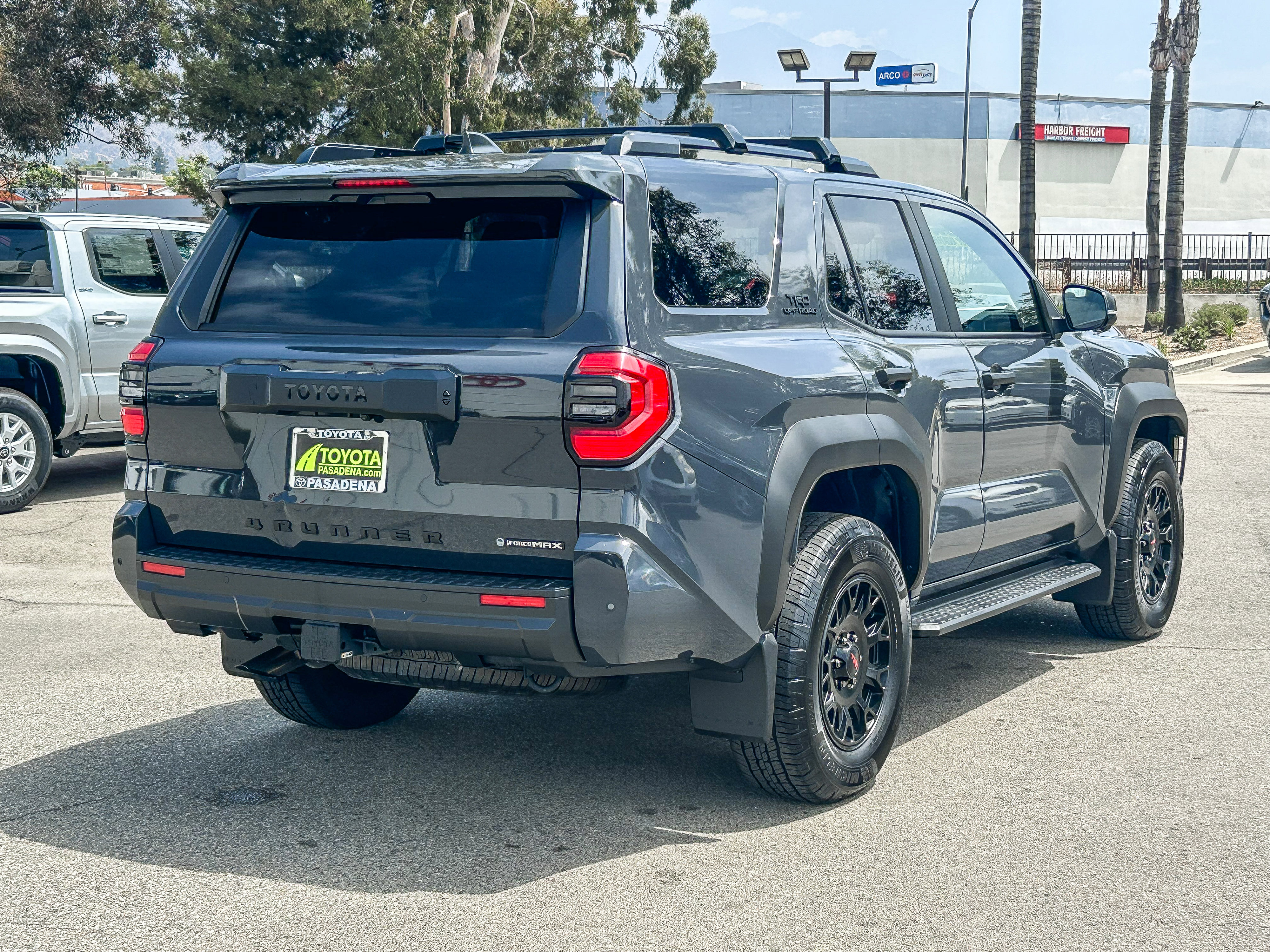 Used 2025 Toyota 4Runner TRD Off-Road Premium AWD/4WD image 6