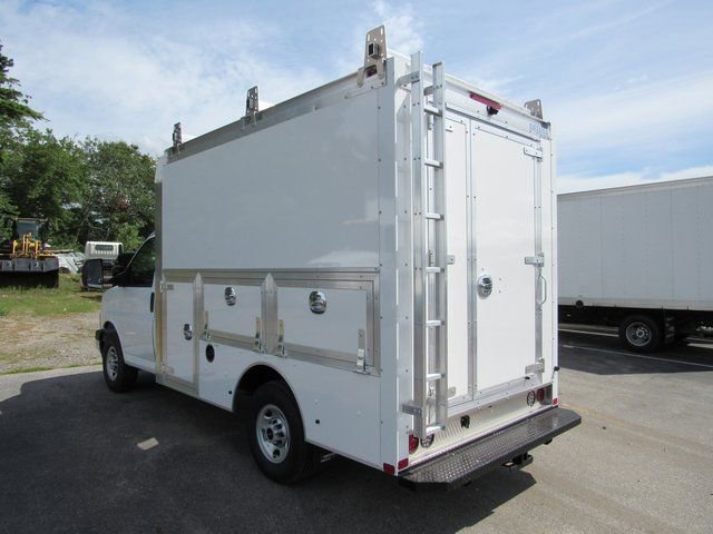 New 2025 GMC Savana 3500 w/ Power Convenience Package image 6