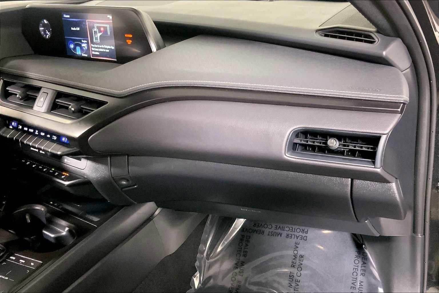 Used 2022 Lexus UX 250h w/ Premium Package image 18