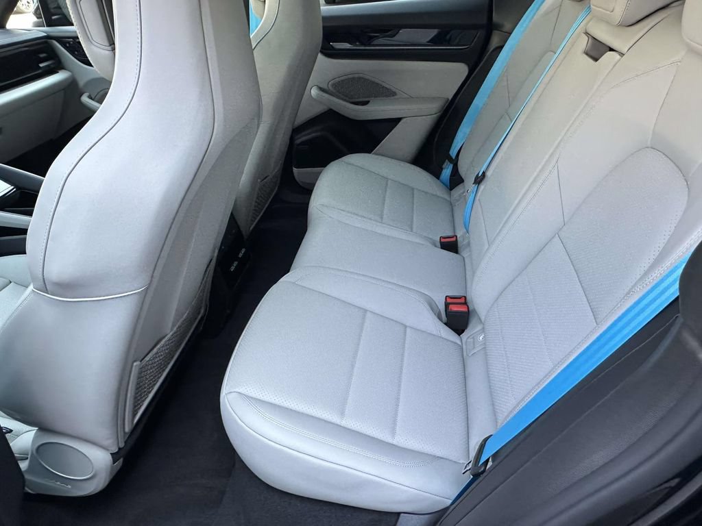 New 2026 Porsche Macan 4 Electric AWD/4WD image 14
