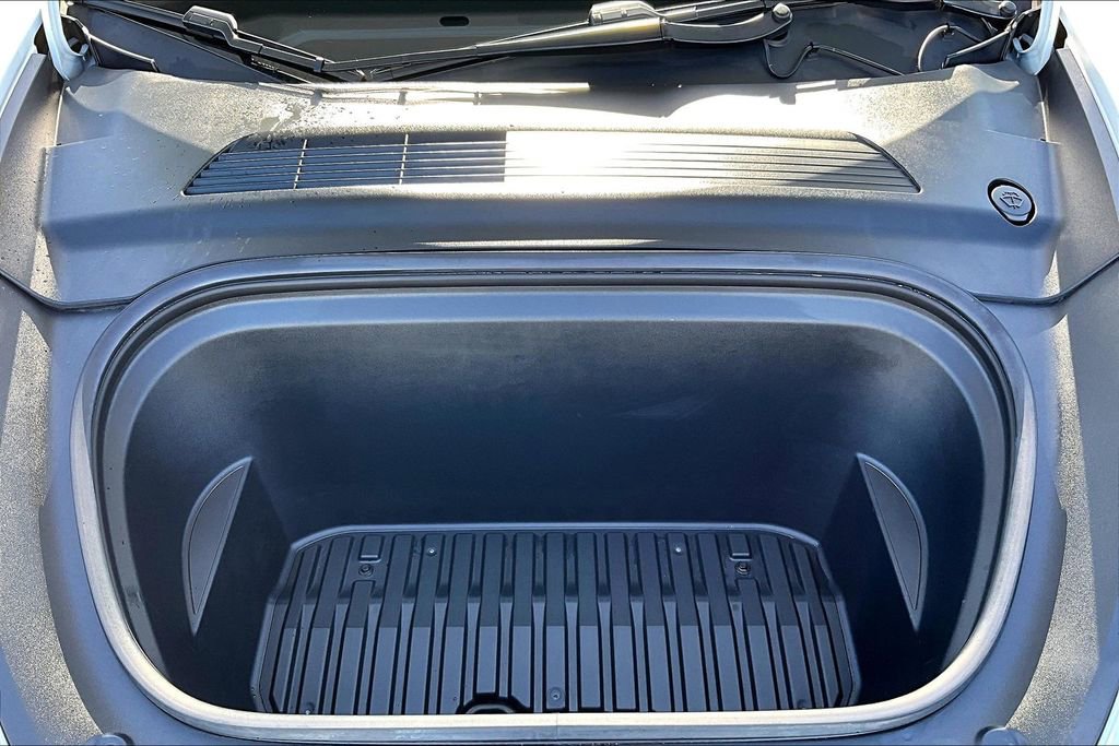 Used 2021 Tesla Model Y Long Range image 28