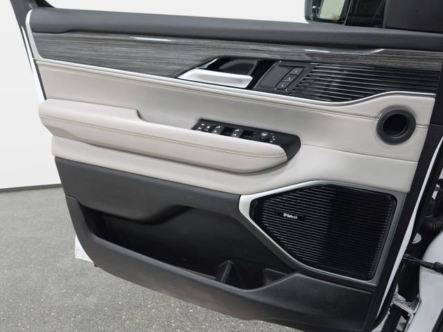 Used 2022 Jeep Wagoneer Series III w/ Premium Group I image 27