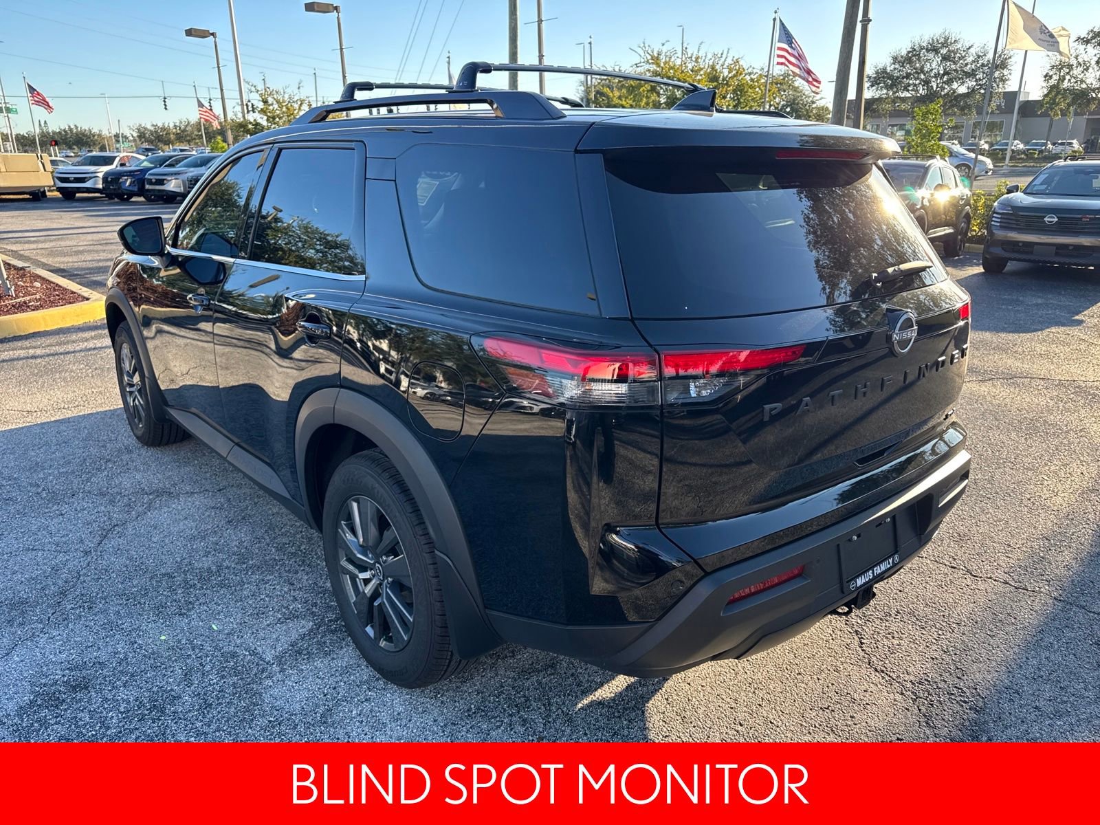 Certified 2023 Nissan Pathfinder SV w/ Black Appearance Package image 8