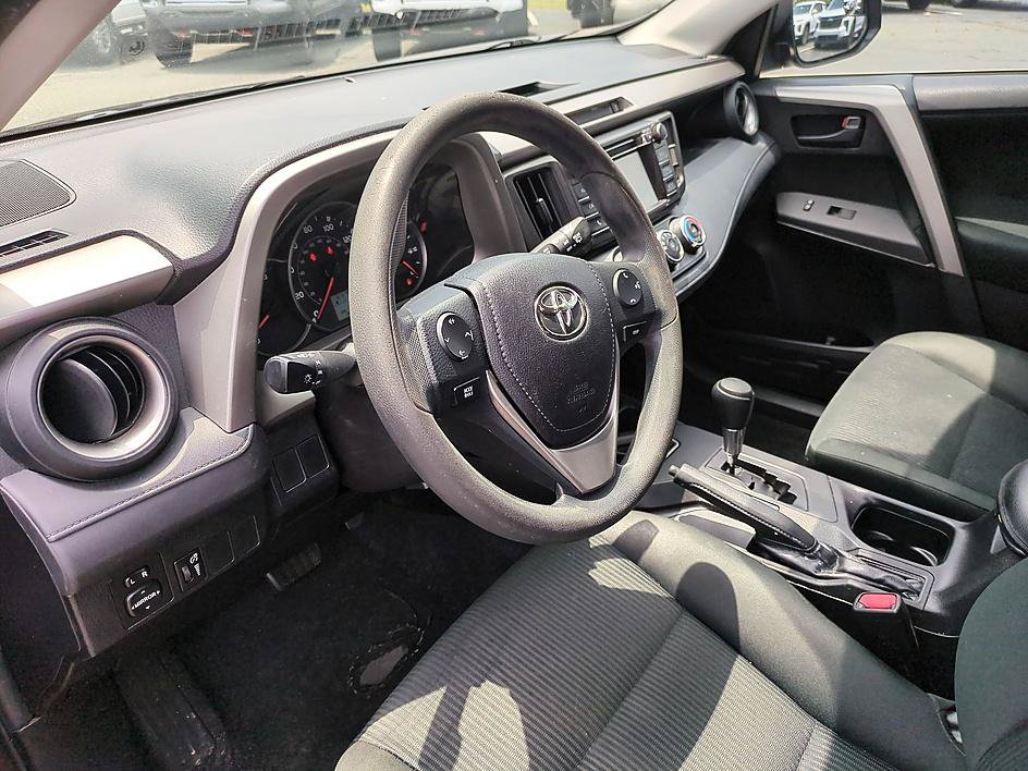 Used 2016 Toyota RAV4 LE FWD image 15