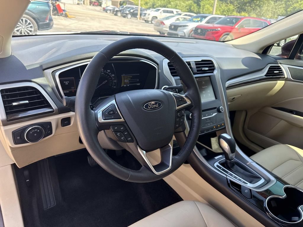 Used 2015 Ford Fusion SE w/ Equipment Group 202A FWD image 33