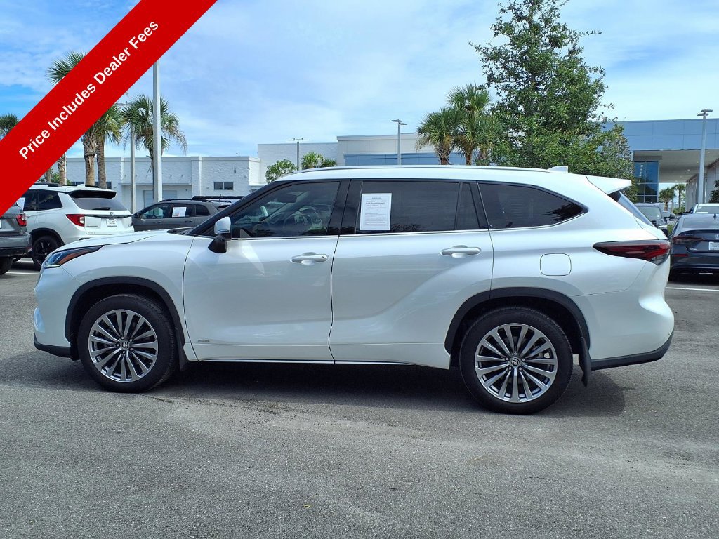 Used 2025 Toyota Highlander Limited AWD/4WD image 4