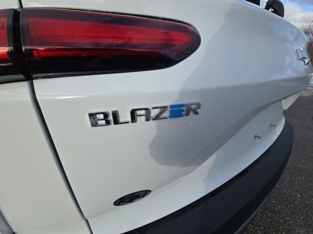 New 2026 Chevrolet Blazer EV LT image 32