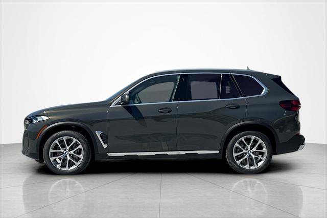 New 2026 BMW X5 xDrive40i w/ Premium Package AWD/4WD image 2