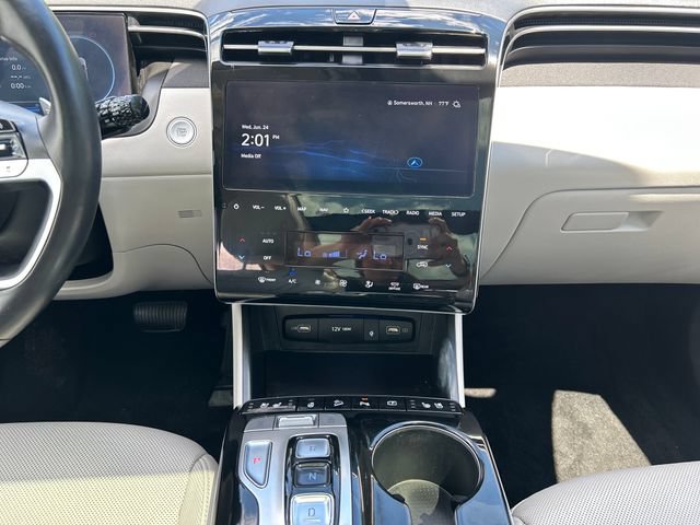 Used 2024 Hyundai Tucson Limited AWD/4WD image 19