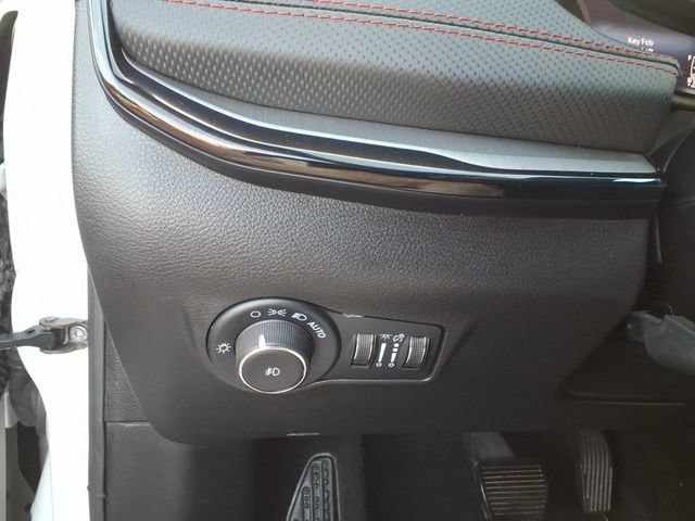 Used 2025 Jeep Compass Trailhawk AWD/4WD image 25