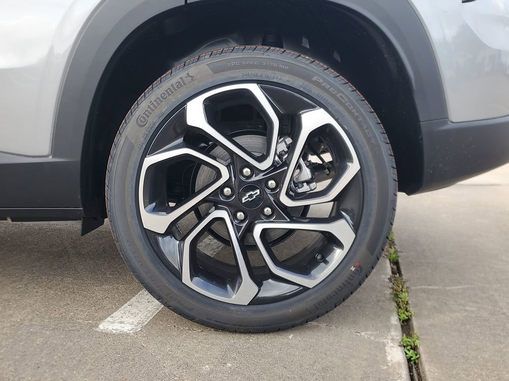 New 2026 Chevrolet Trax RS w/ Sunroof Package FWD image 8