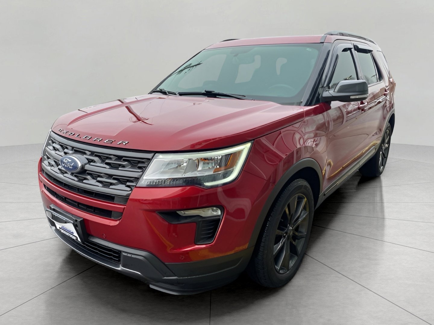 Certified 2018 Ford Explorer XLT w/ Equipment Group 202A image 3
