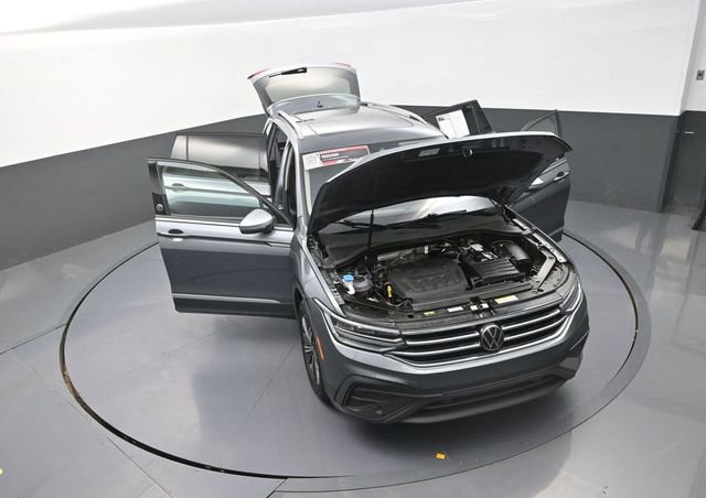 Used 2024 Volkswagen Tiguan Wolfsburg Edition image 28