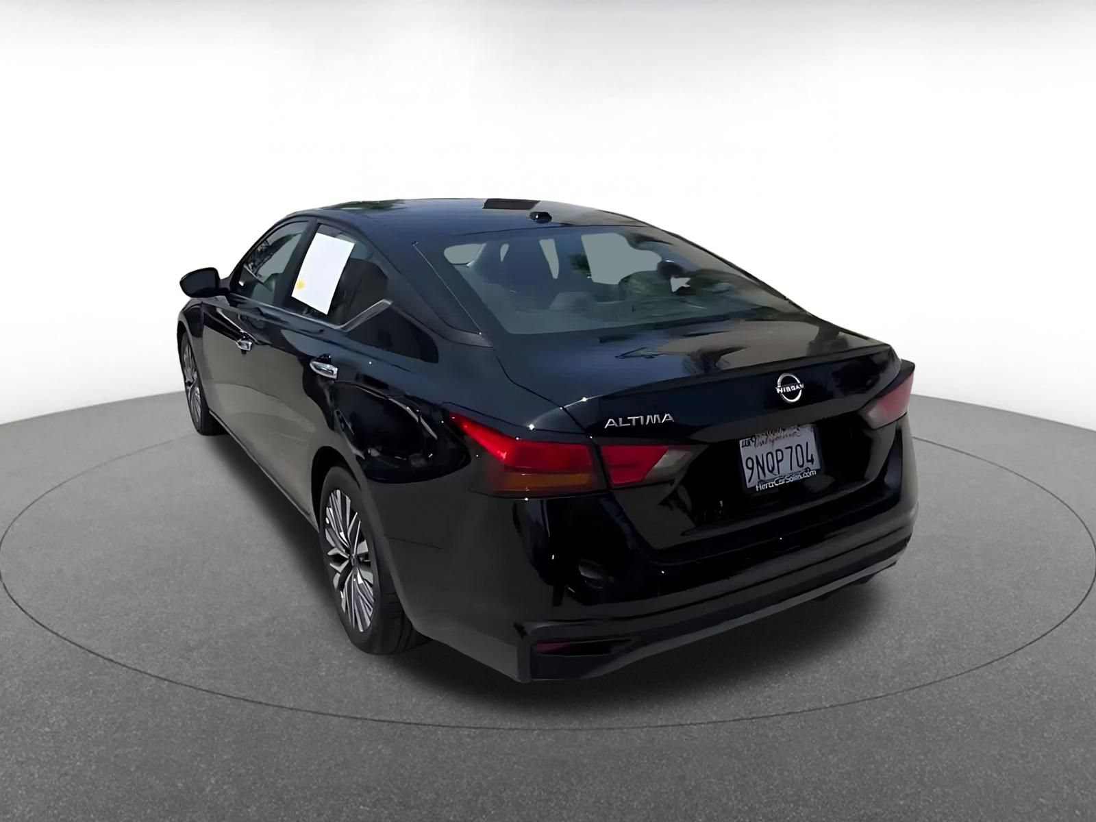 Used 2025 Nissan Altima 2.5 SV FWD image 10