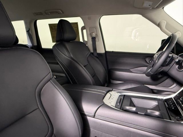 Used 2025 Nissan Armada SV RWD image 50
