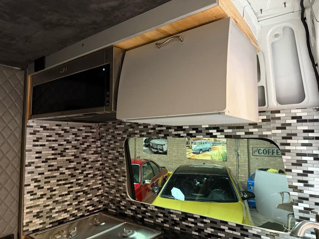 Used 2015 Freightliner Sprinter 2500 RWD image 36