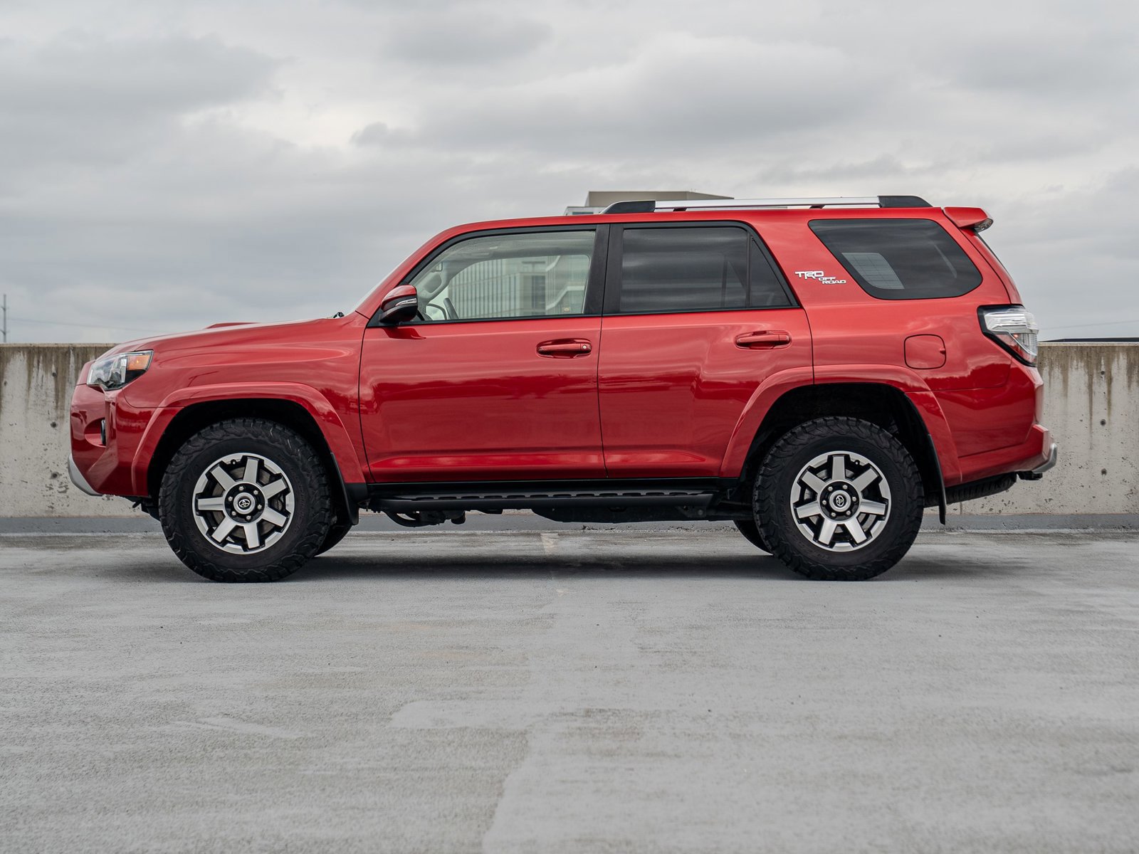 Used 2018 Toyota 4Runner TRD Off-Road Premium AWD/4WD image 3