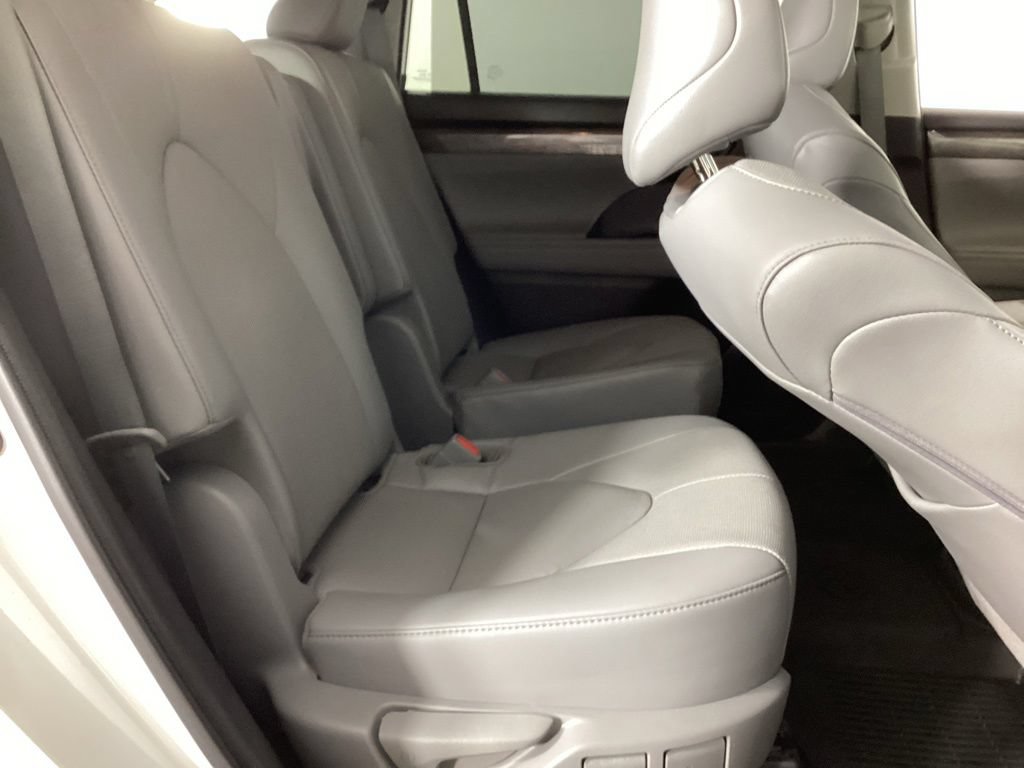 Used 2022 Toyota Highlander Limited AWD/4WD image 24