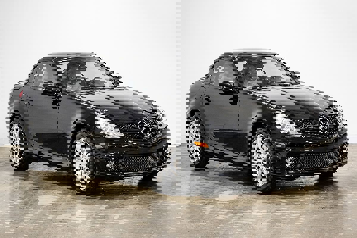 Used 2011 Mercedes-Benz SLK 300 image 9