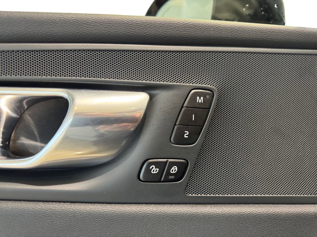 Certified 2023 Volvo XC60 B5 Plus w/ Climate Package image 12