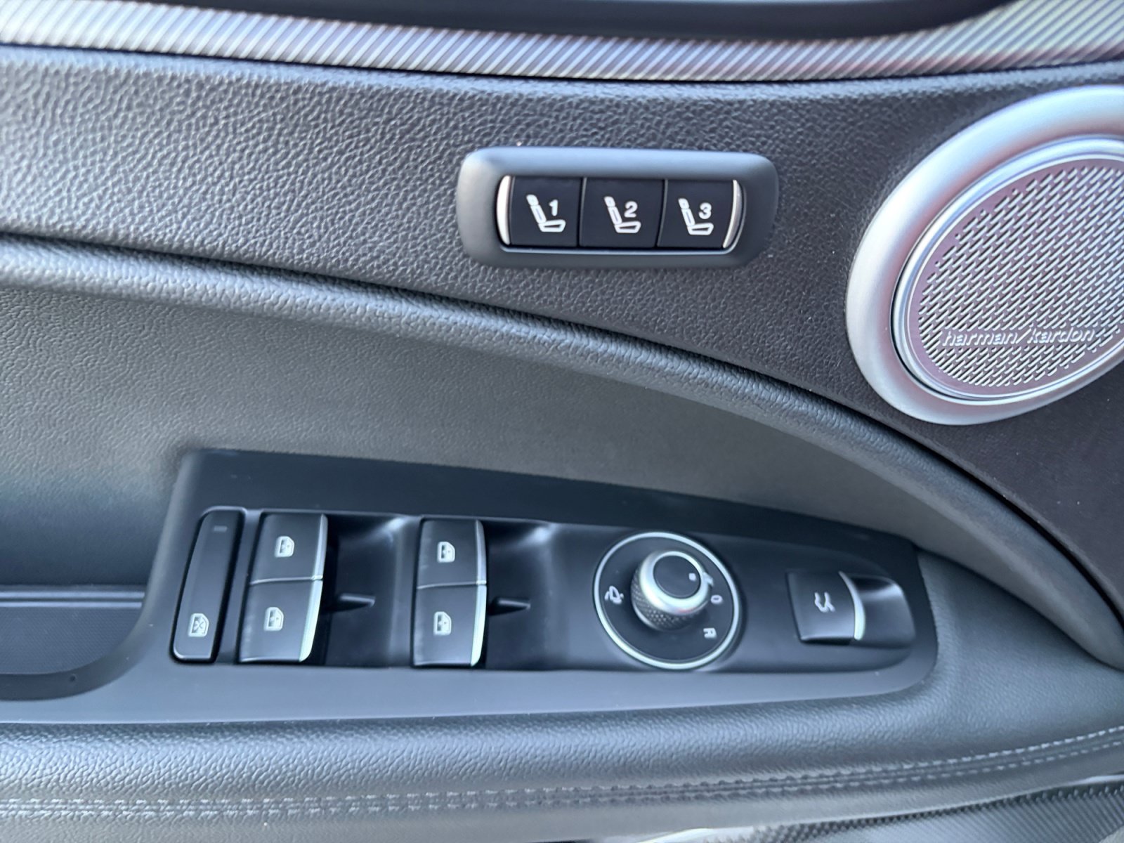 Used 2022 Alfa Romeo Stelvio Veloce AWD/4WD image 13