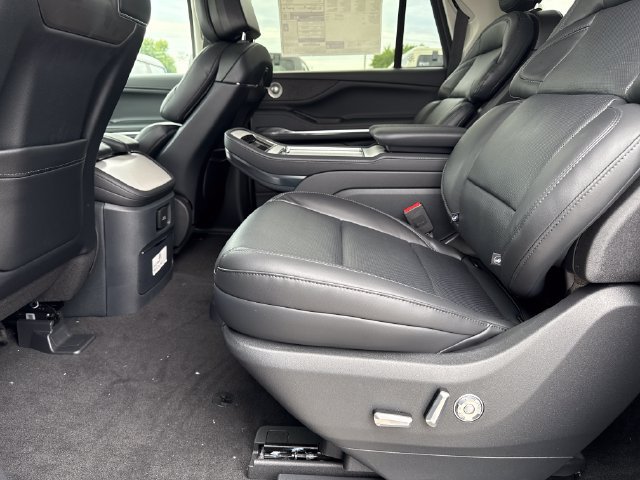 New 2027 Lincoln Navigator L Reserve AWD/4WD image 15