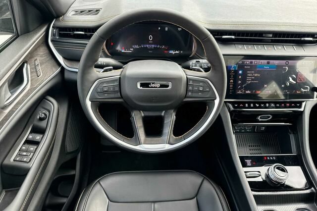New 2026 Jeep Grand Cherokee L Limited AWD/4WD image 11