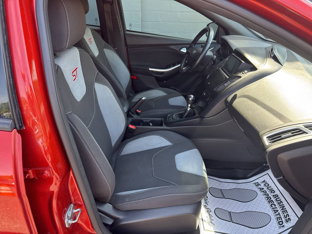 Used 2018 Ford Focus ST FWD image 23
