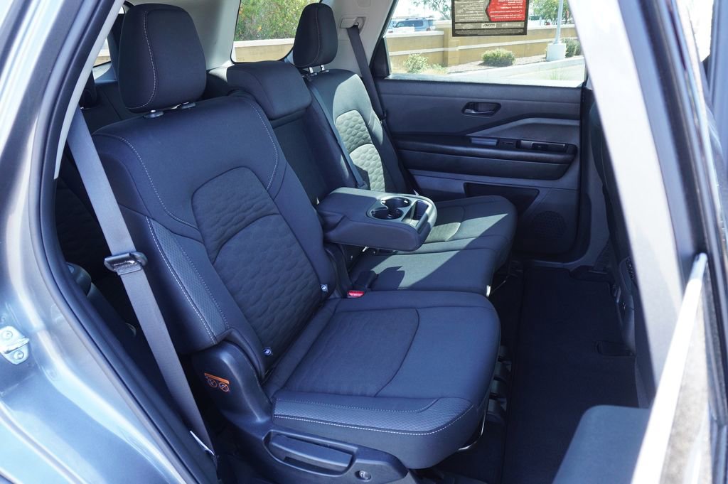 Certified 2025 Nissan Pathfinder SV AWD/4WD image 9
