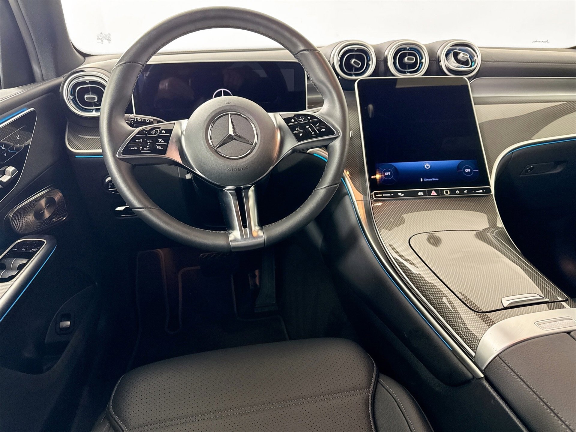 Certified 2025 Mercedes-Benz GLC 300 image 24