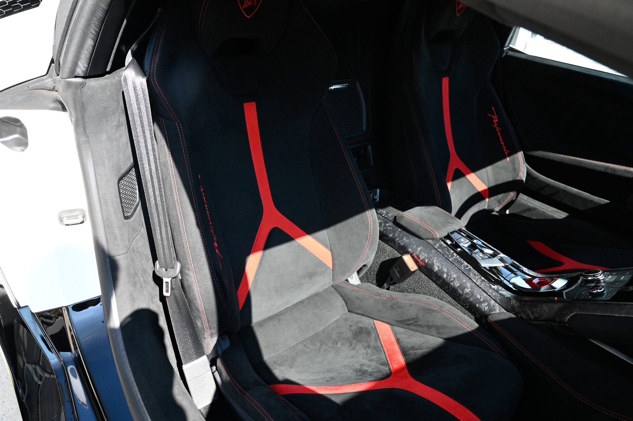 Used 2018 Lamborghini Huracan Performante image 41