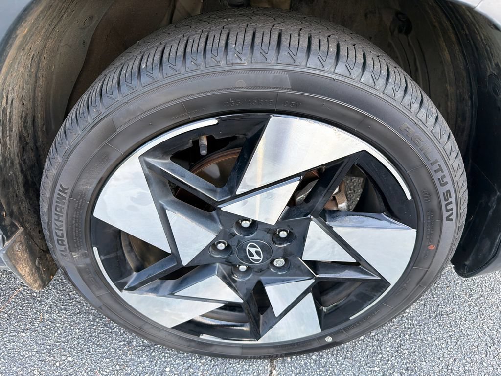 Used 2024 Hyundai Kona Limited FWD image 12