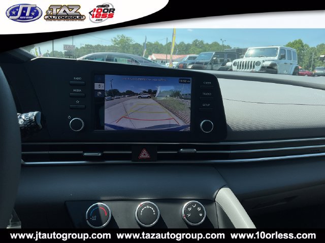 Used 2026 Hyundai Elantra SE FWD image 19