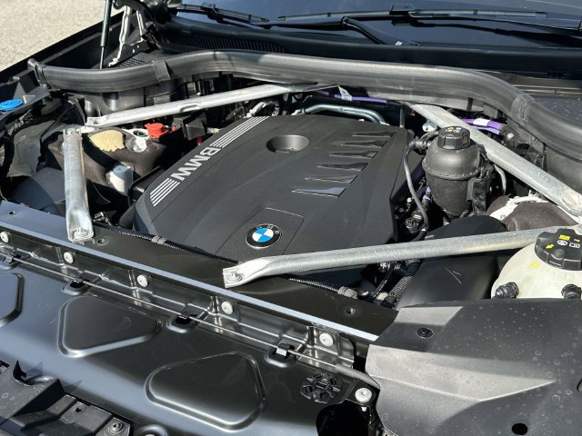 Certified 2025 BMW X7 xDrive40i w/ Premium Package AWD/4WD image 15