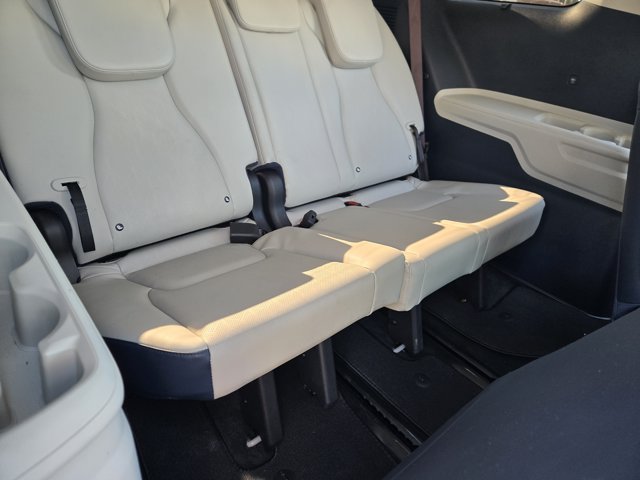 Used 2025 Kia Carnival SX FWD image 40